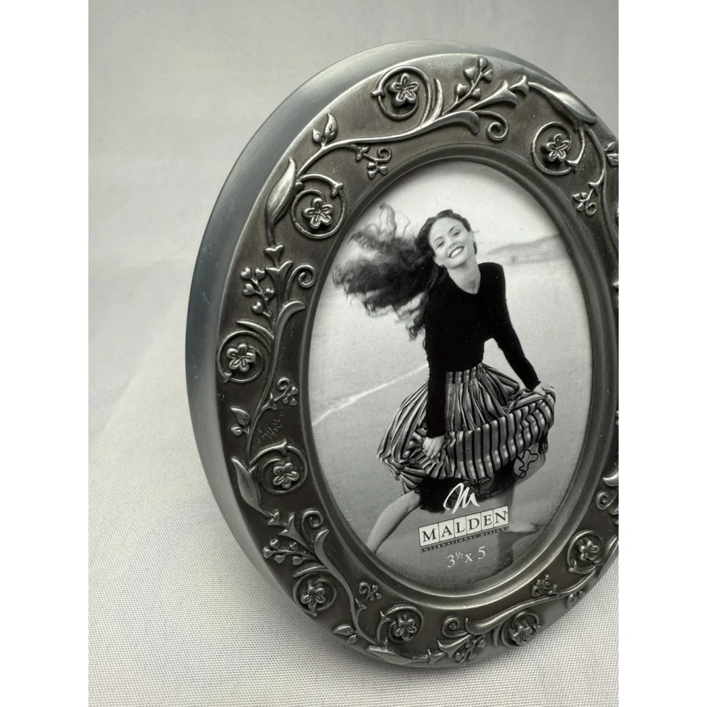 Malden Pewter Ornate Floral Oval Picture Photo Frame 3.5” x 5” Easel Back